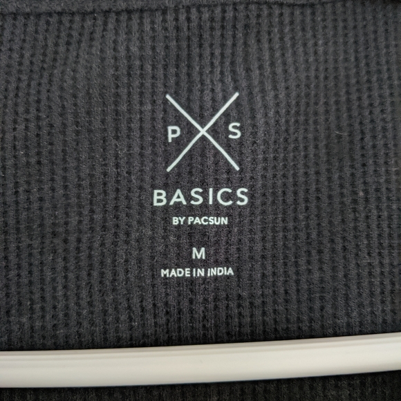 2 for $25 Pacsun Cropped Tshirts - Picture 4 of 4